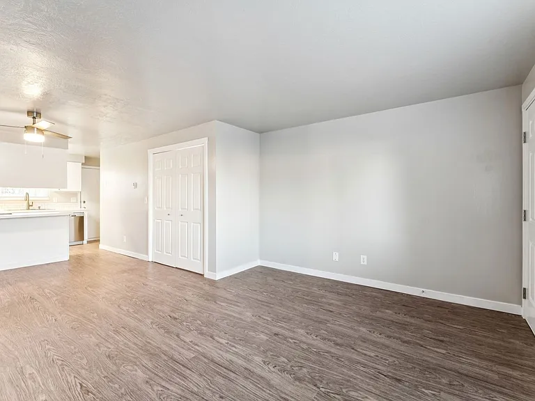 2-WEEKS FREE | North River Apartments — Photo 12