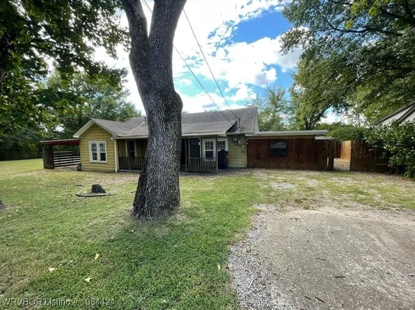 301 Locust St, Alma, AR 72921