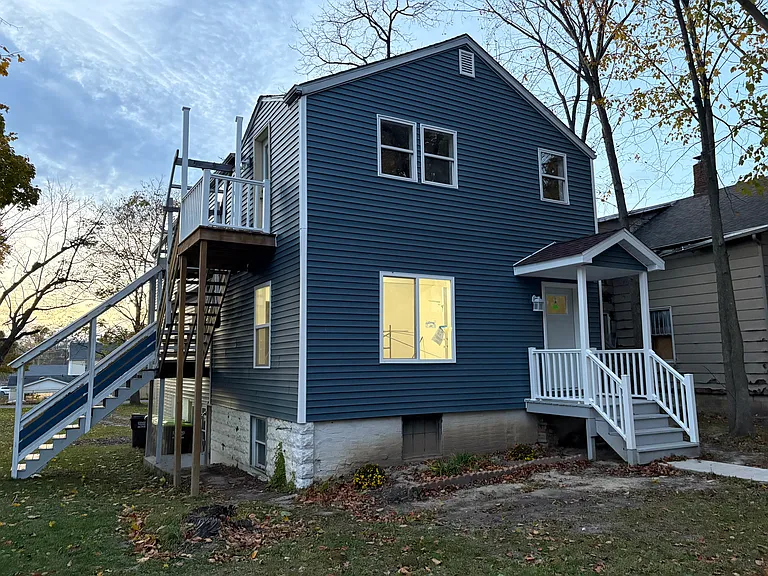 618 Dennis St — Photo 9