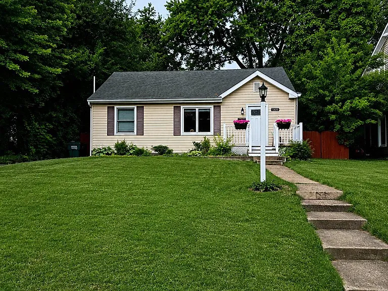 1832 Peabody Dr — Photo 1