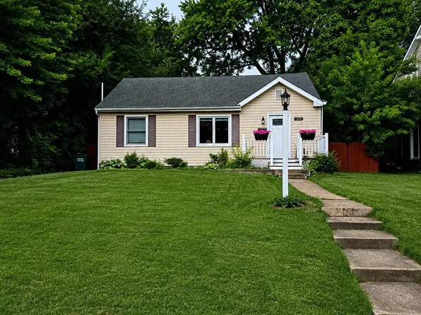 1832 Peabody Dr, Falls Church, VA 22043
