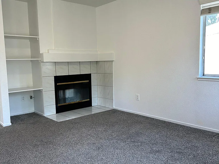 418 Kinsmill Ct — Photo 18