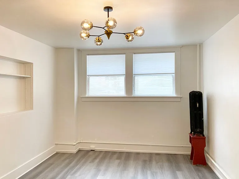 Virginian Apartments — Photo 3