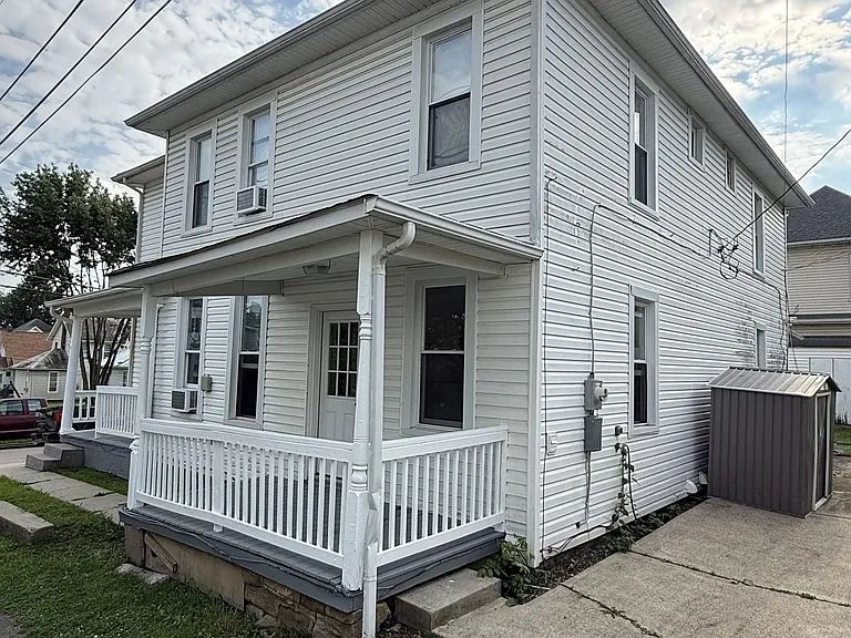 242 Hoover St — Photo 9