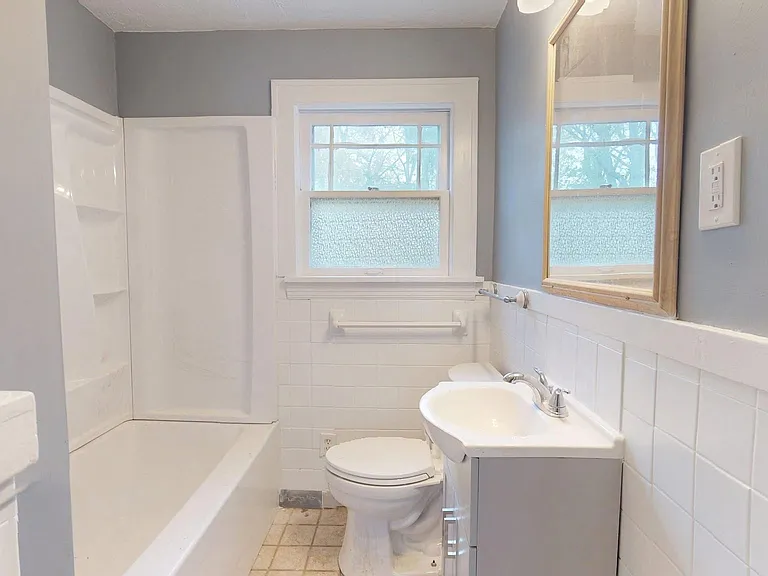 27 Elm St — Photo 4