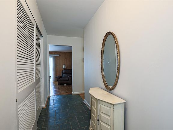 5th image of 3831 Dunloe Ave