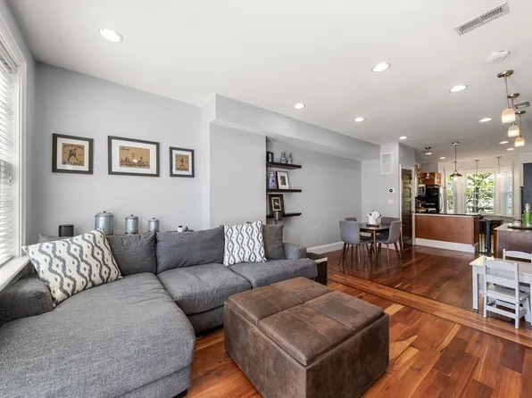 435 W 4th St #2, South Boston, MA 02127