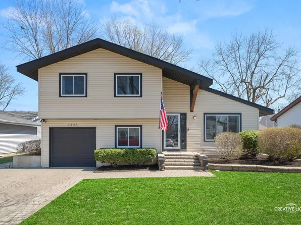 1335 Foxcroft Dr, Aurora, IL 60506