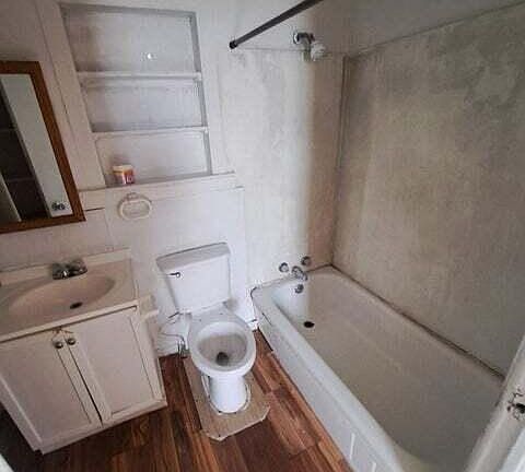 3rd image of 619 NE Camp St