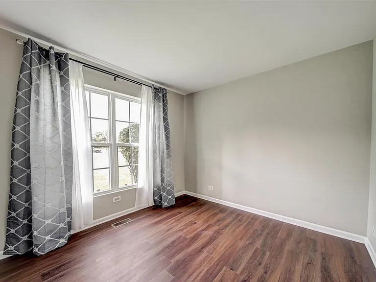 5S530 Scots Dr #18F — Photo 17