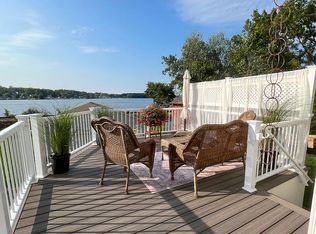 402 W Wisconsin Ave, Pewaukee, WI 53072