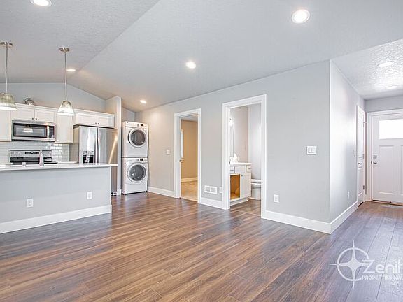 2nd image of 3401 Kauffman Ave #3403