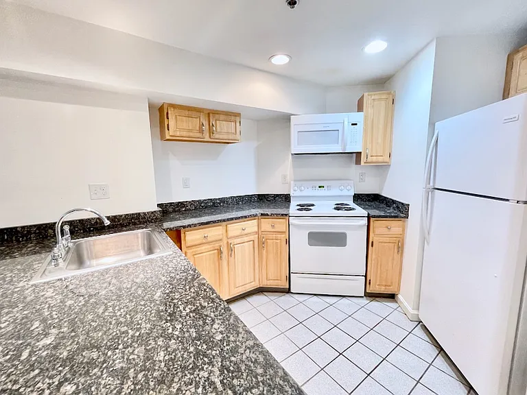 108 Jersey St #A — Photo 5