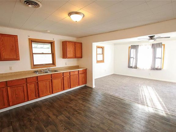 4th image of 205 Debbie Ln