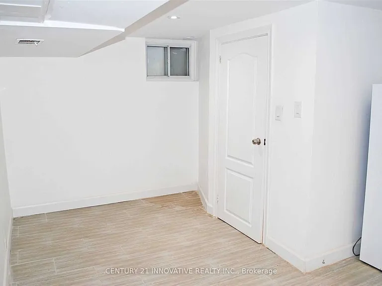 42 Saint Dunstan Dr #BASEMENT — Photo 7