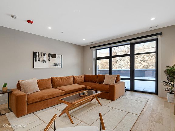 3rd image of 1335 N Western Ave #202