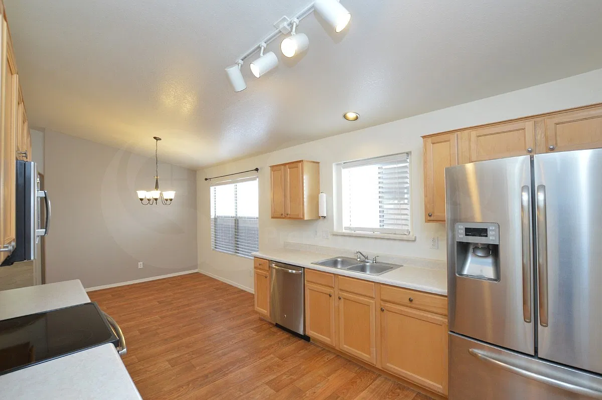 3 bed, 2.0 bath, 1540 sqft, $2,099 — Photo 4