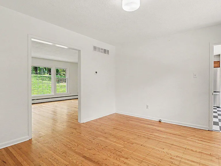31 Beacon Hill Ct — Photo 3