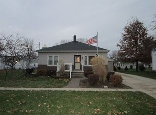 304 E 2nd St, Atkinson, IL 61235