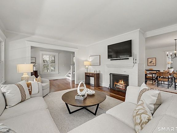 5th image of 594 Stratfield Road