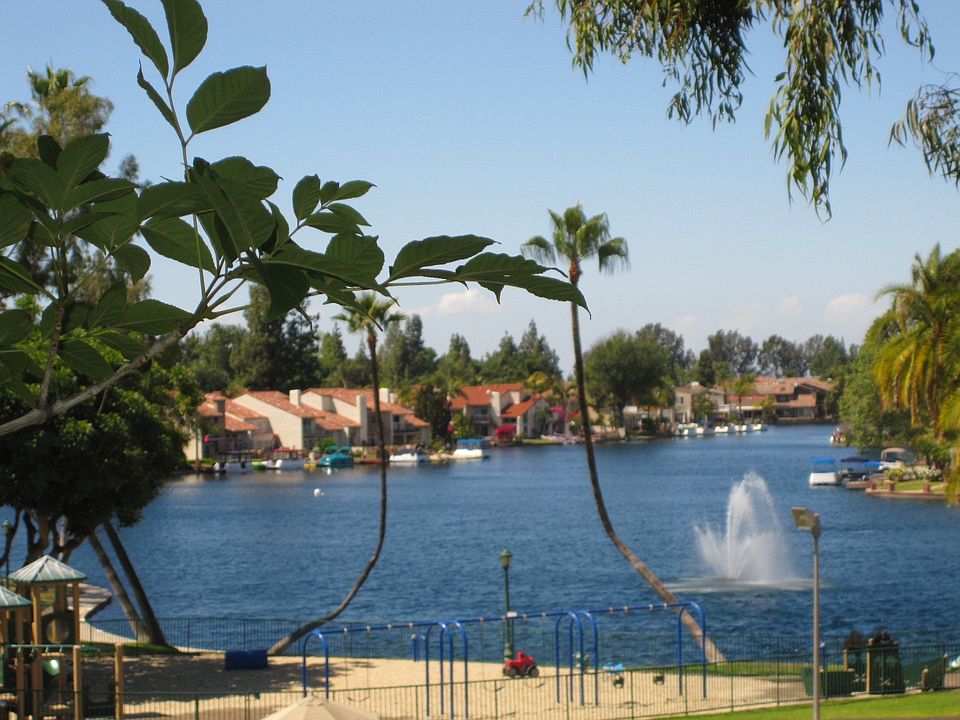 SUN AND SAIL LAKE CLUB