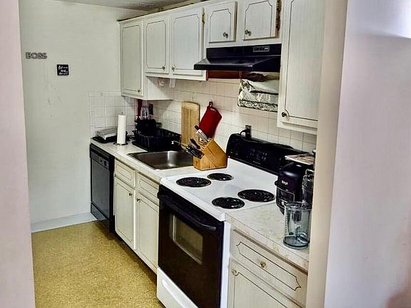 4th image of 179 Presidents Ln Unit 2L
