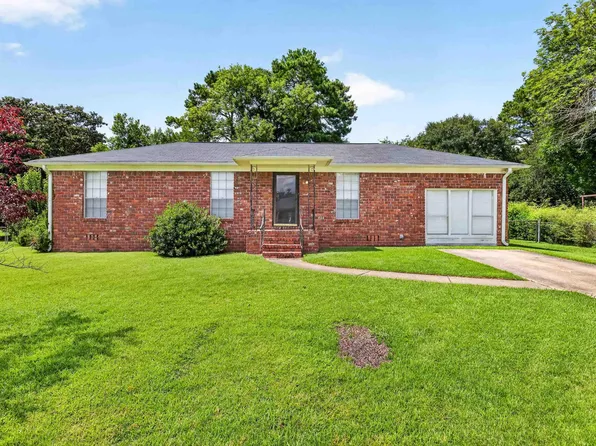 504 Overhill Rd, Pelham, AL 35124