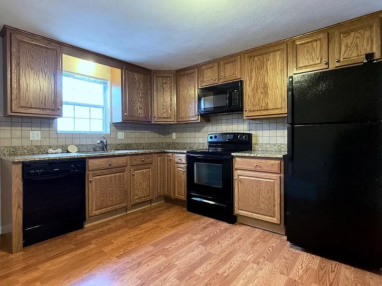 25 Columbia Ave #25 — Photo 26