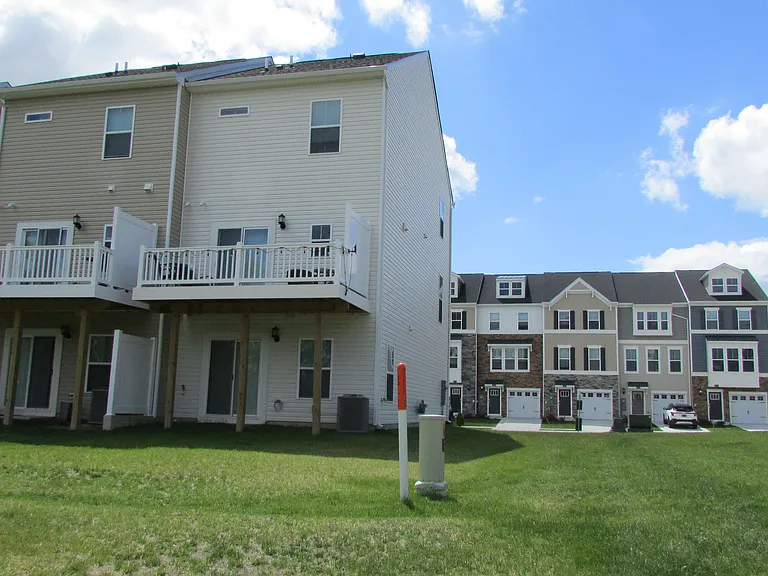 29369 Oxford Dr — Photo 2