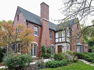 2515 Lincolnwood Dr, Evanston, IL 60201