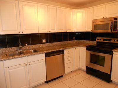 1st image of 1415 N Dearborn St APT 5