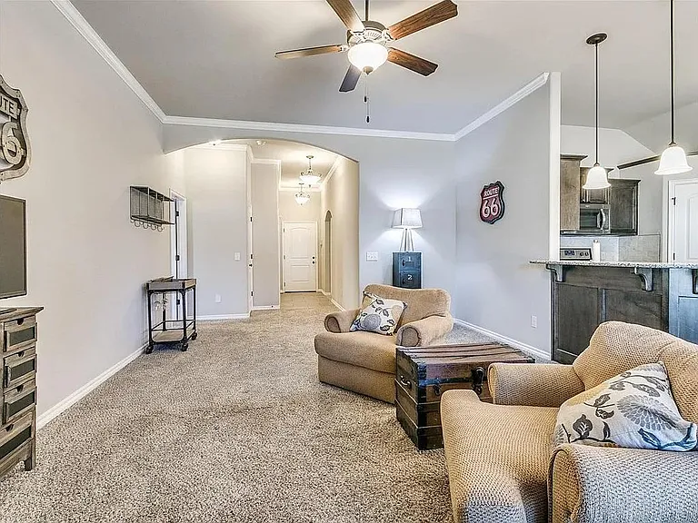 525 Talon Dr — Photo 7