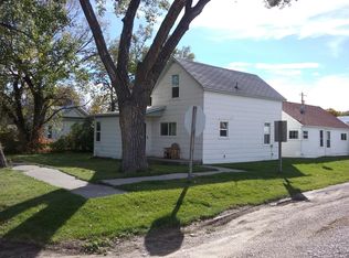 303 Division St, Hysham, MT 59038