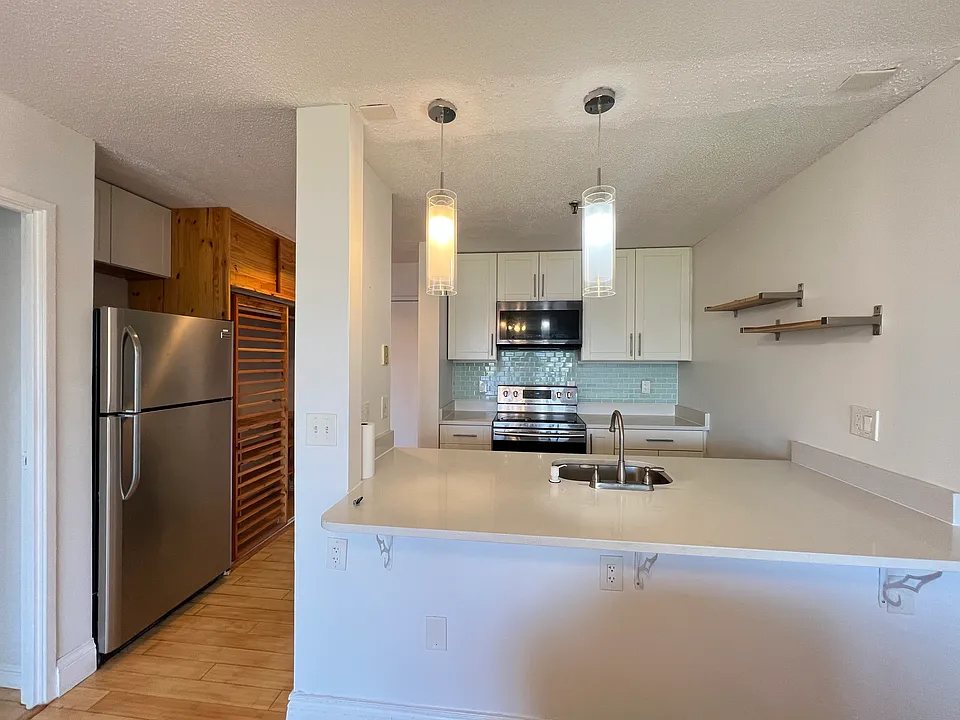 133 Commander Shea Blvd #410