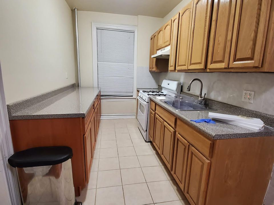 1st image of 3212 Seymour Ave APT 1