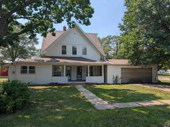 129 N Cedar St, Lebo, KS 66856