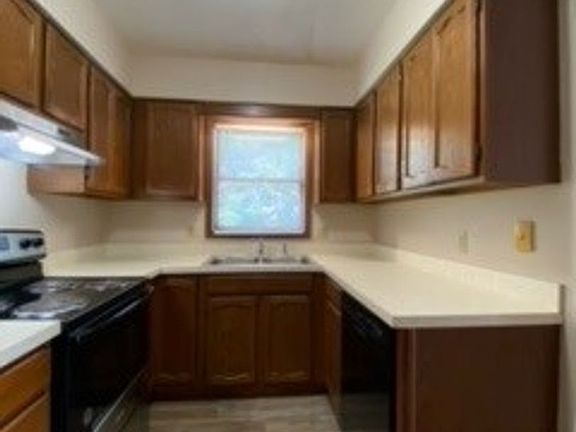 5th image of 1906 N Sandcastle Dr APT A
