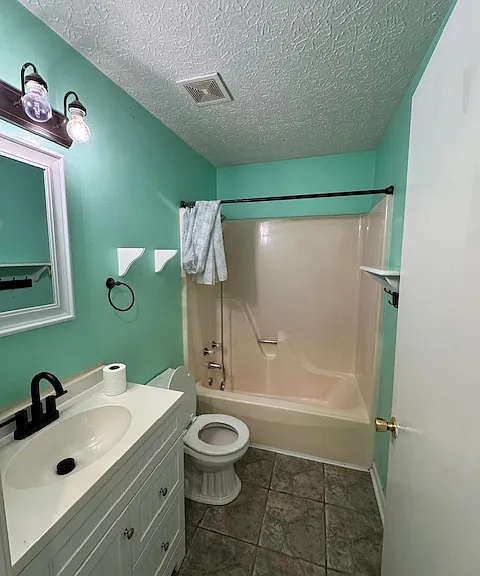 1143 Chestnut Dr — Photo 10
