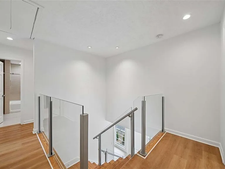 5132 Willow Point Pkwy — Photo 14