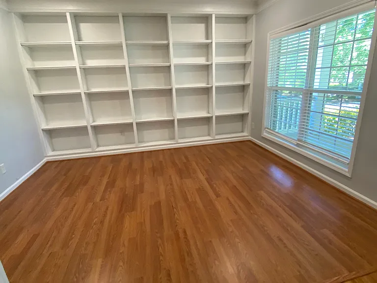 10102 Glenburn Ln — Photo 3