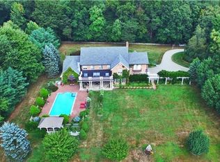 260 Homestead Ln, Fairfield, CT 06824