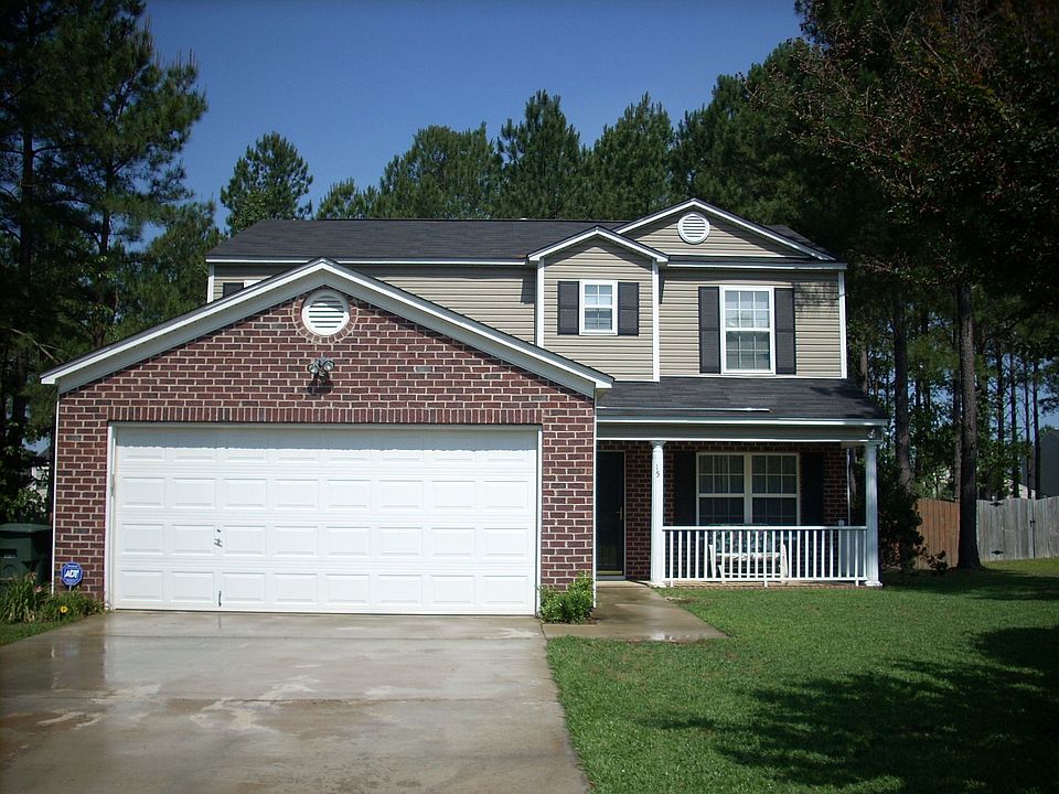 Beautiful 2 Story 4 bedroom 2.5 Bath Home