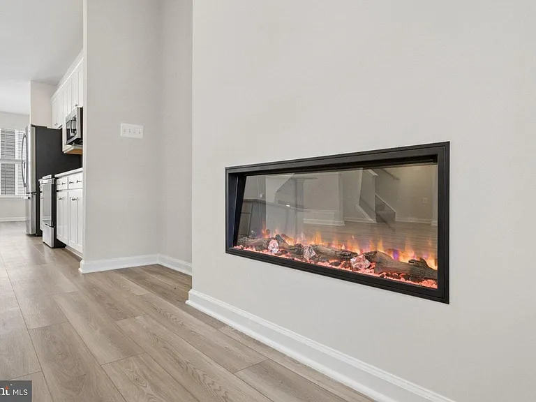 9670 Swallowtail Ln — Photo 43