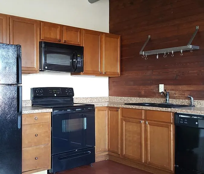 915 Decatur St #F — Photo 18