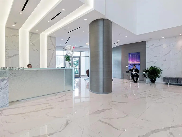17111 Biscayne Blvd #903 — Photo 27
