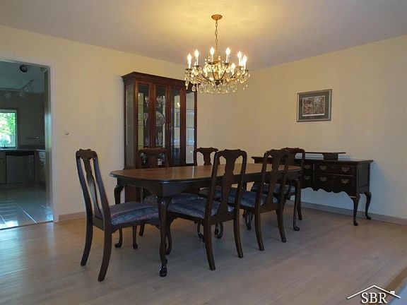 3rd image of 341 Golfview Dr