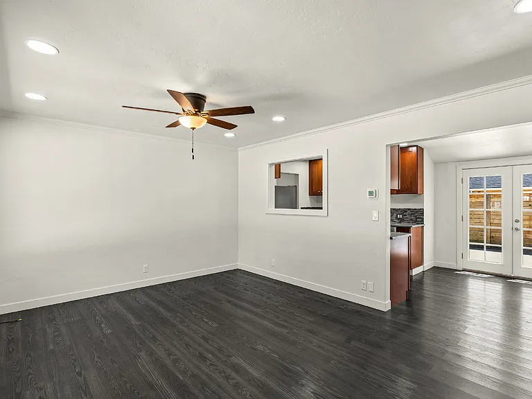 510 Keene Dr — Photo 8