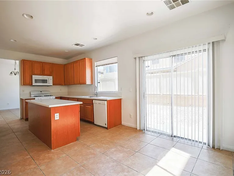 4420 Pacific Crest Ave — Photo 7