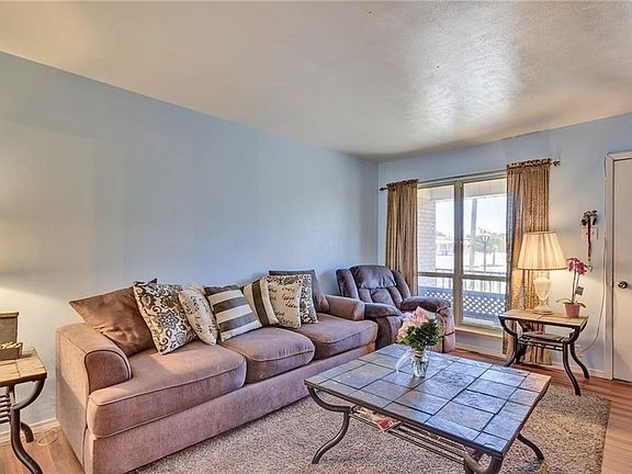 5th image of 10097 Yukon St