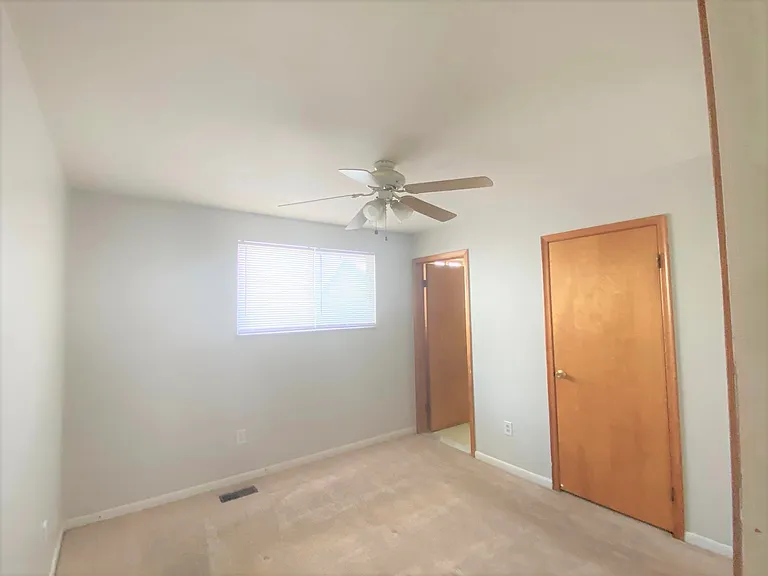 22820 Beechwood Ave — Photo 12